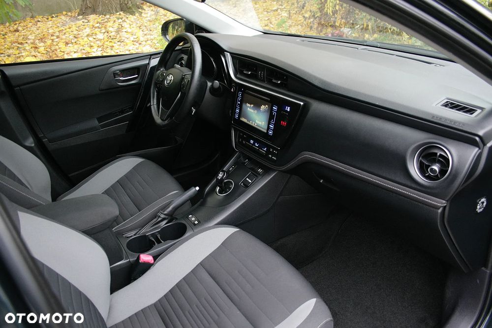 Toyota Auris 1.8 HSD Luna - 20