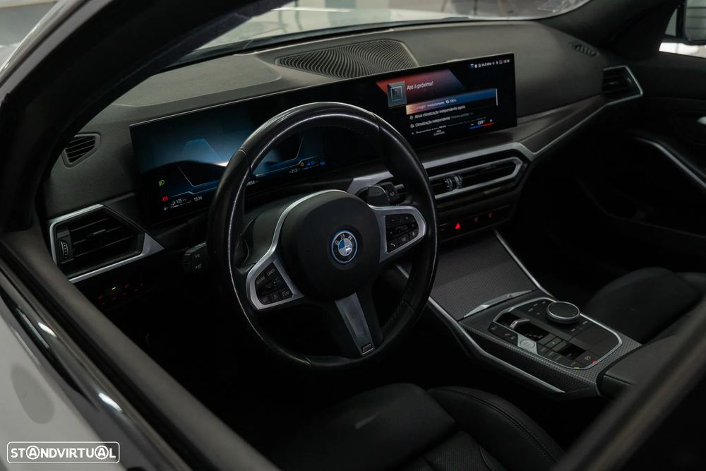 BMW 320 e Pack Desportivo M Auto - 11