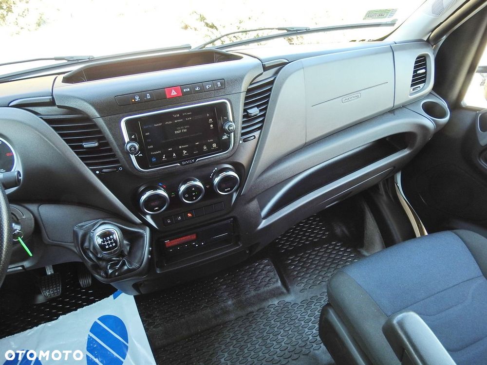 Iveco DAILY 70C18 KONTENER WINDA 14 PALET WEBASTO TEMPOMAT NAWIGACJA LEDY BLIŹNIACZE KOŁA KLIMATYZACJA  180KM - 32