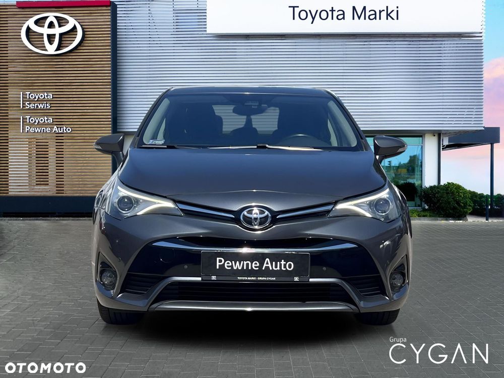 Toyota Avensis - 8