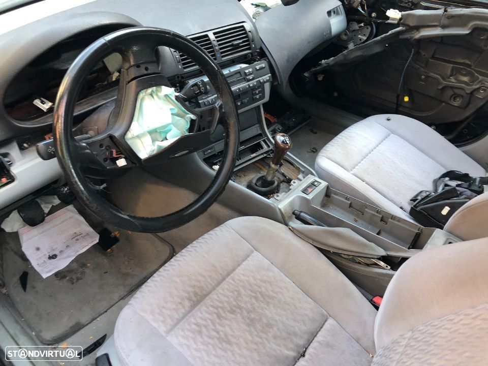 BMW 320d 136CV de 2000 para peças - 4
