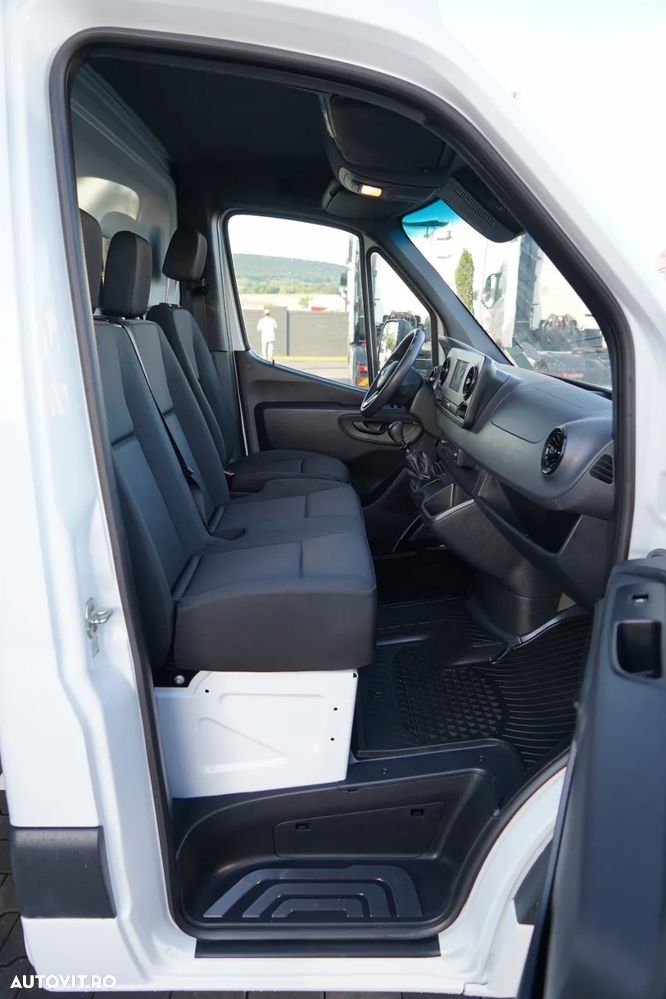 Mercedes-Benz SPRINTER 315 CDI / CONTAINER 4.4 M / 750 KG LIFT / TWIN / IMPORTAT - 30
