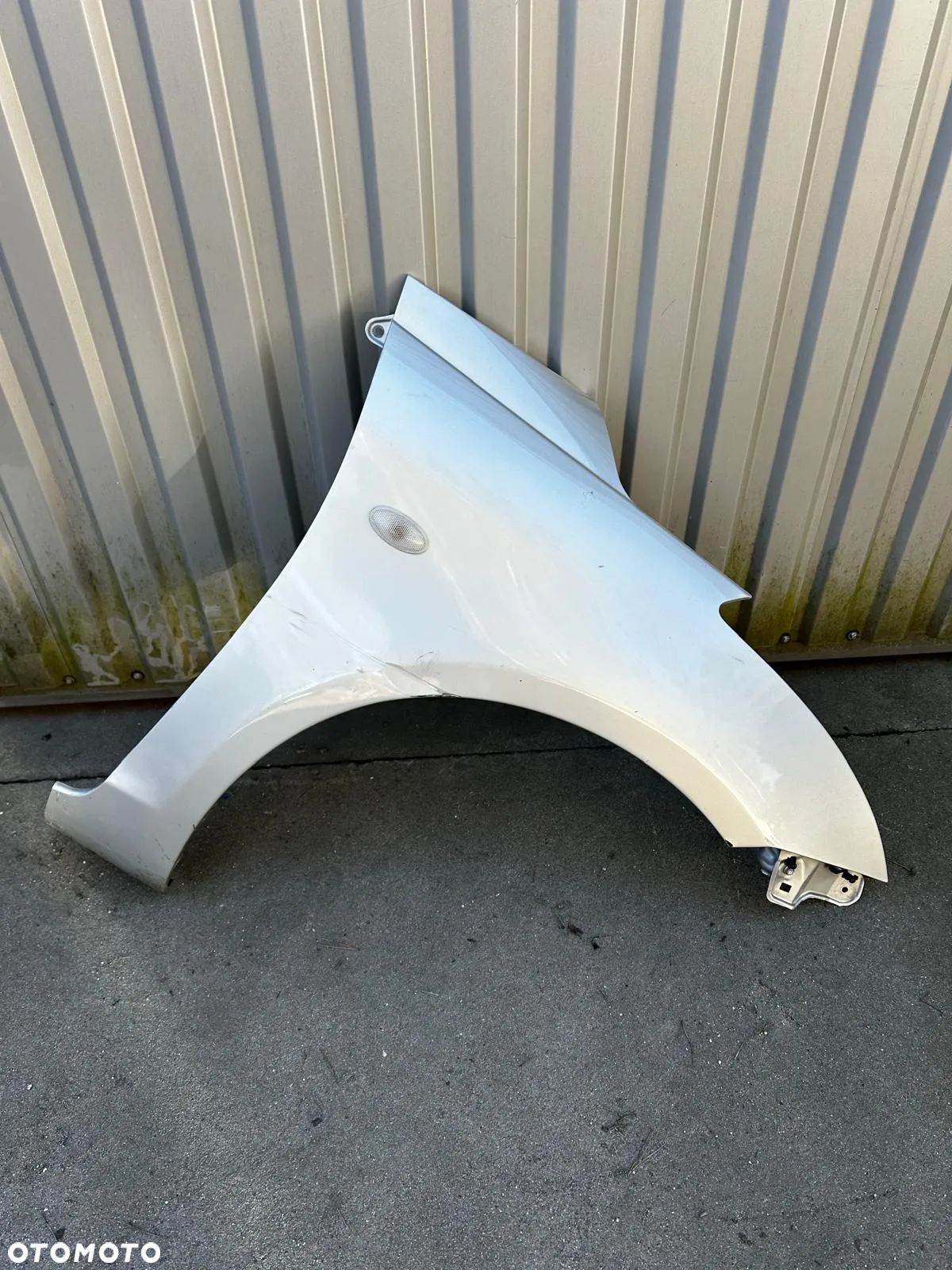 Błotnik Prawy Przedni Suzuki Swift MK7 Demontaż - 1