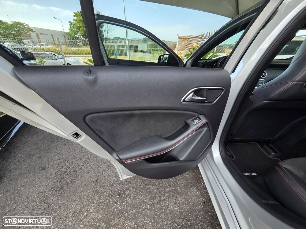 Mercedes-Benz A 200 d 7G-DCT AMG Line - 24