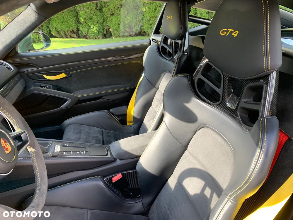 Porsche Cayman GT4 - 5