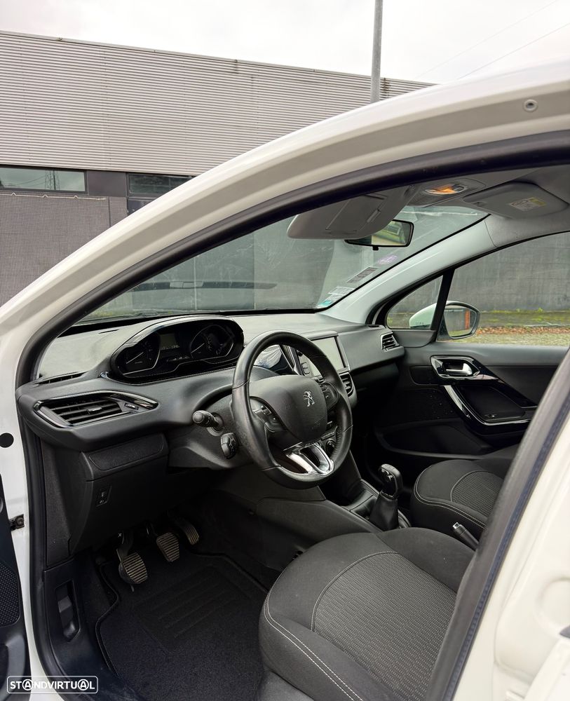 Peugeot 208 1.2 PureTech Signature - 10