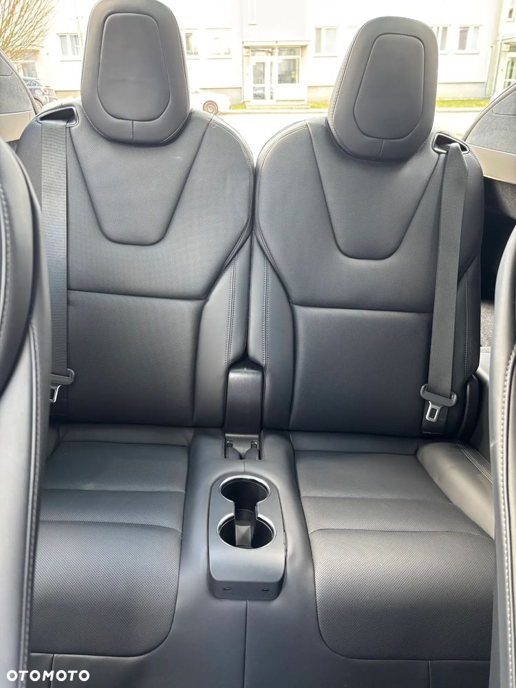 Tesla Model X Plaid - 9