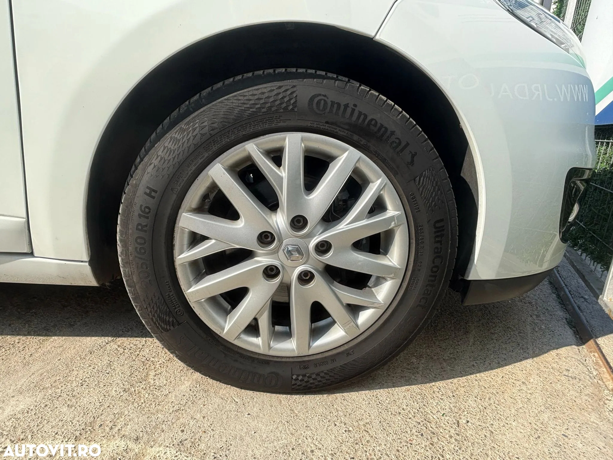 Renault Megane ENERGY dCi 110 Start & Stop Bose Edition - 23
