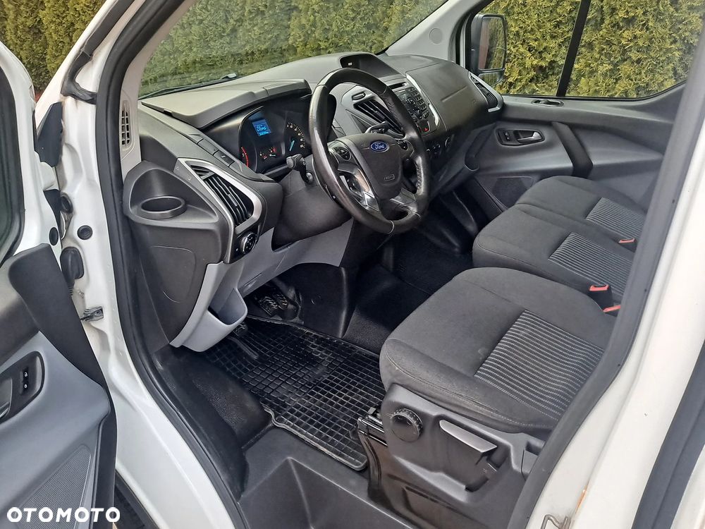 Ford TRANSIT CUSTOM - 9