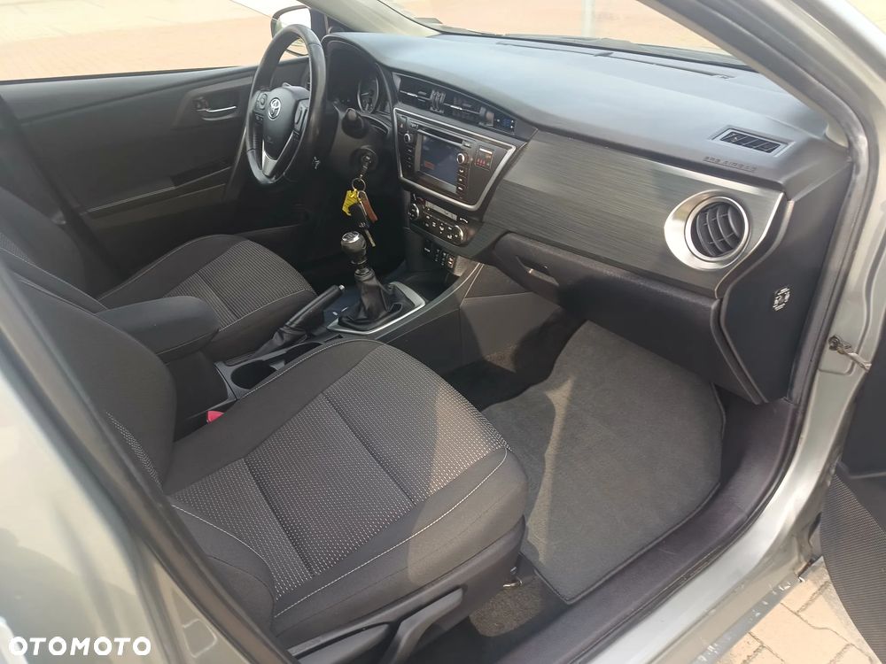 Toyota Auris 1.6 Sol - 19