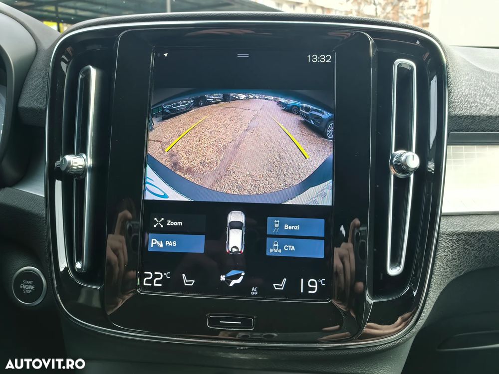 Volvo XC 40 T4 Recharge DKG Ultimate Bright - 17