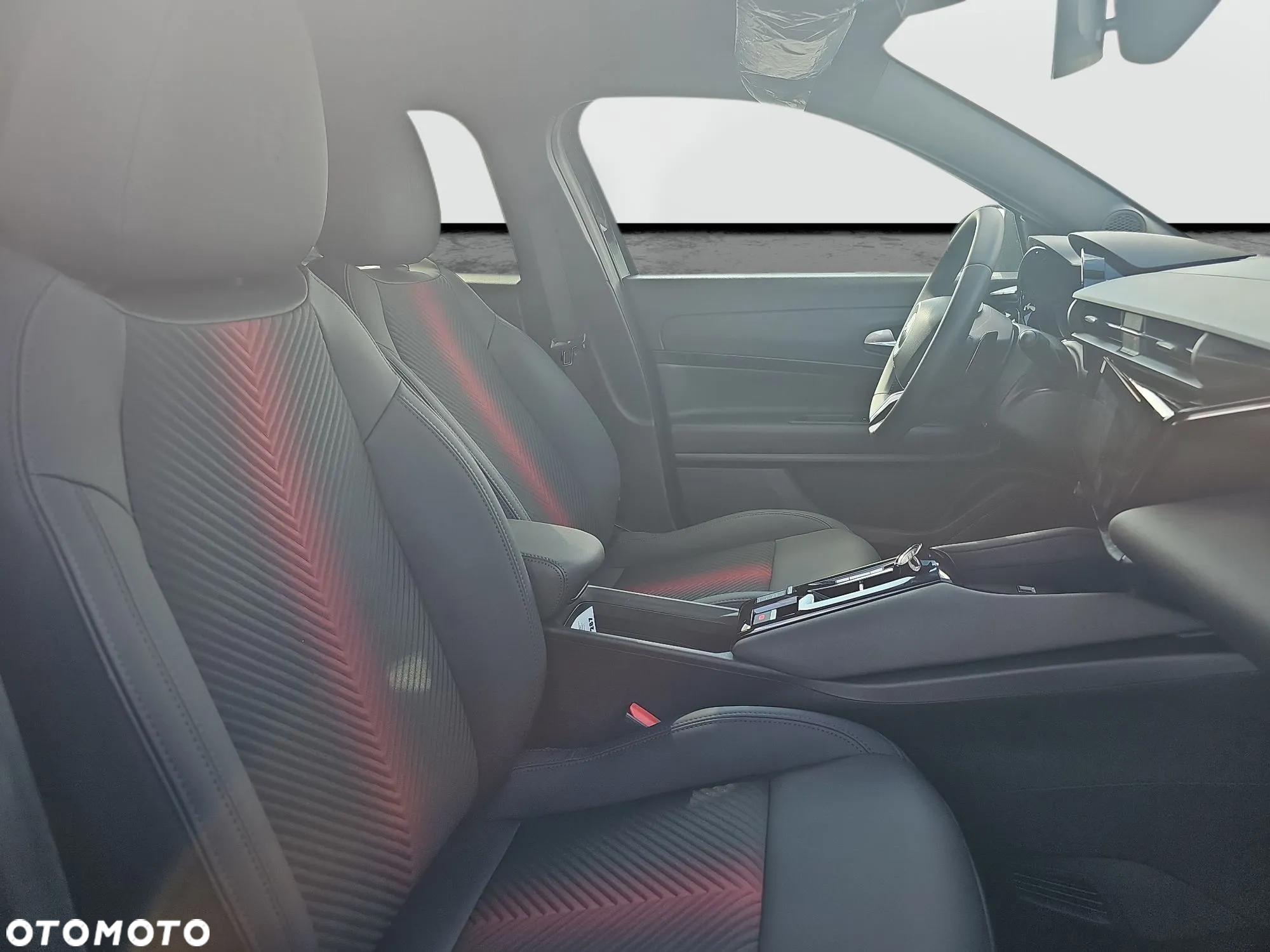 Alfa Romeo Junior 1.2 mHEV Ibrida Q4 eDCT - 13