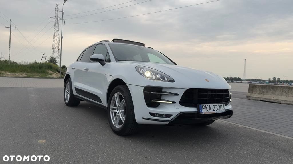 Porsche Macan - 1