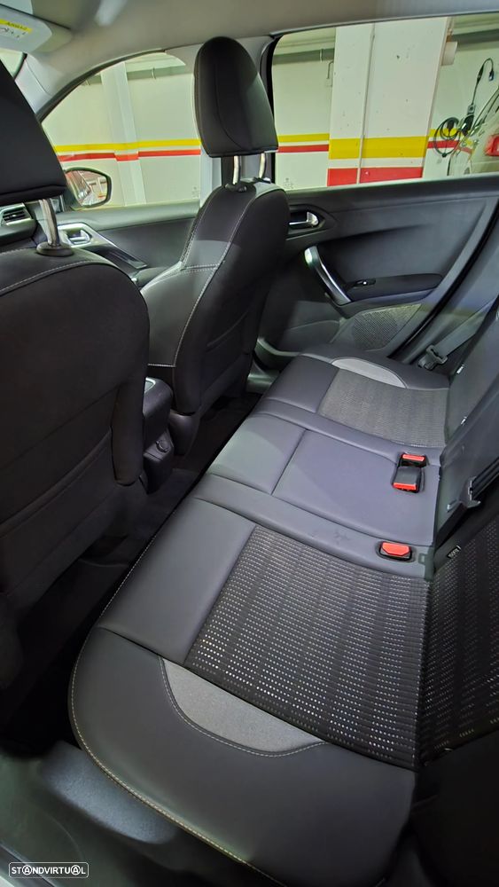 Peugeot 2008 1.2 PureTech Allure - 10