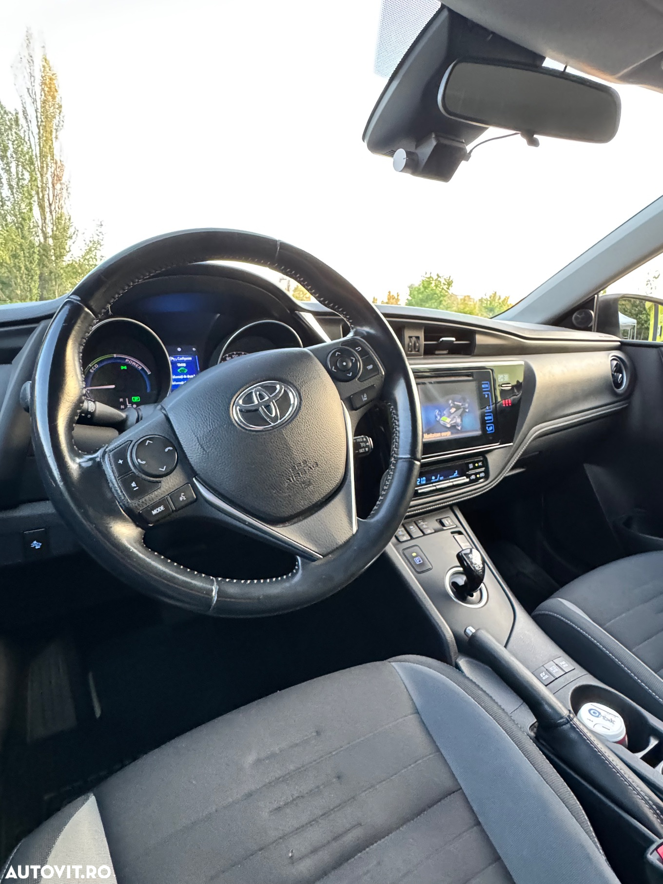 Toyota Auris 1.8 L VVT-i Hybrid Sol - 8