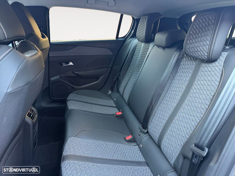 Peugeot e-308 58 kWh Allure - 14