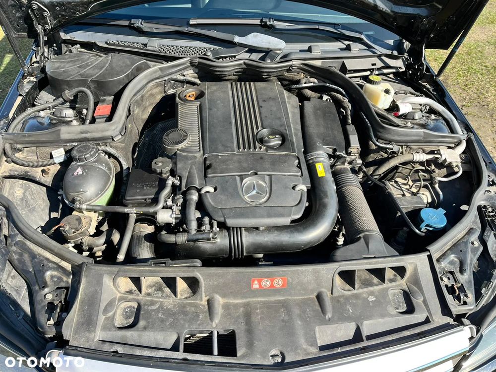 Mercedes-Benz Klasa C 180 BlueEFFICIENCY 7G-TRONIC Avantgarde - 18