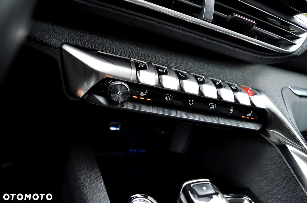 Peugeot 3008 1.2 PureTech Allure S&S EAT8 - 30