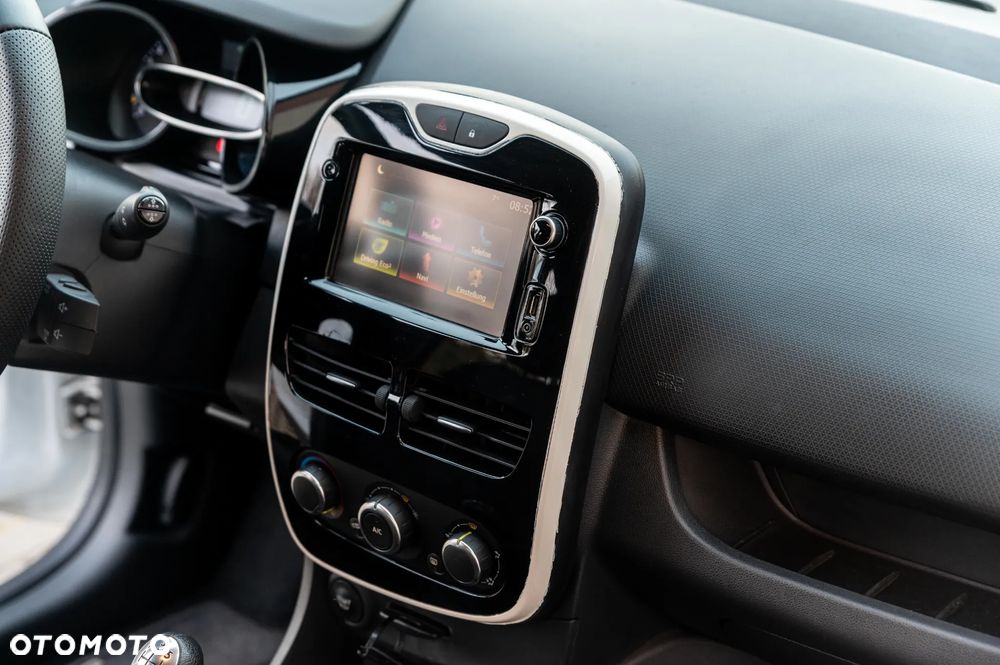 Renault Clio 1.2 16V 75 Life - 26