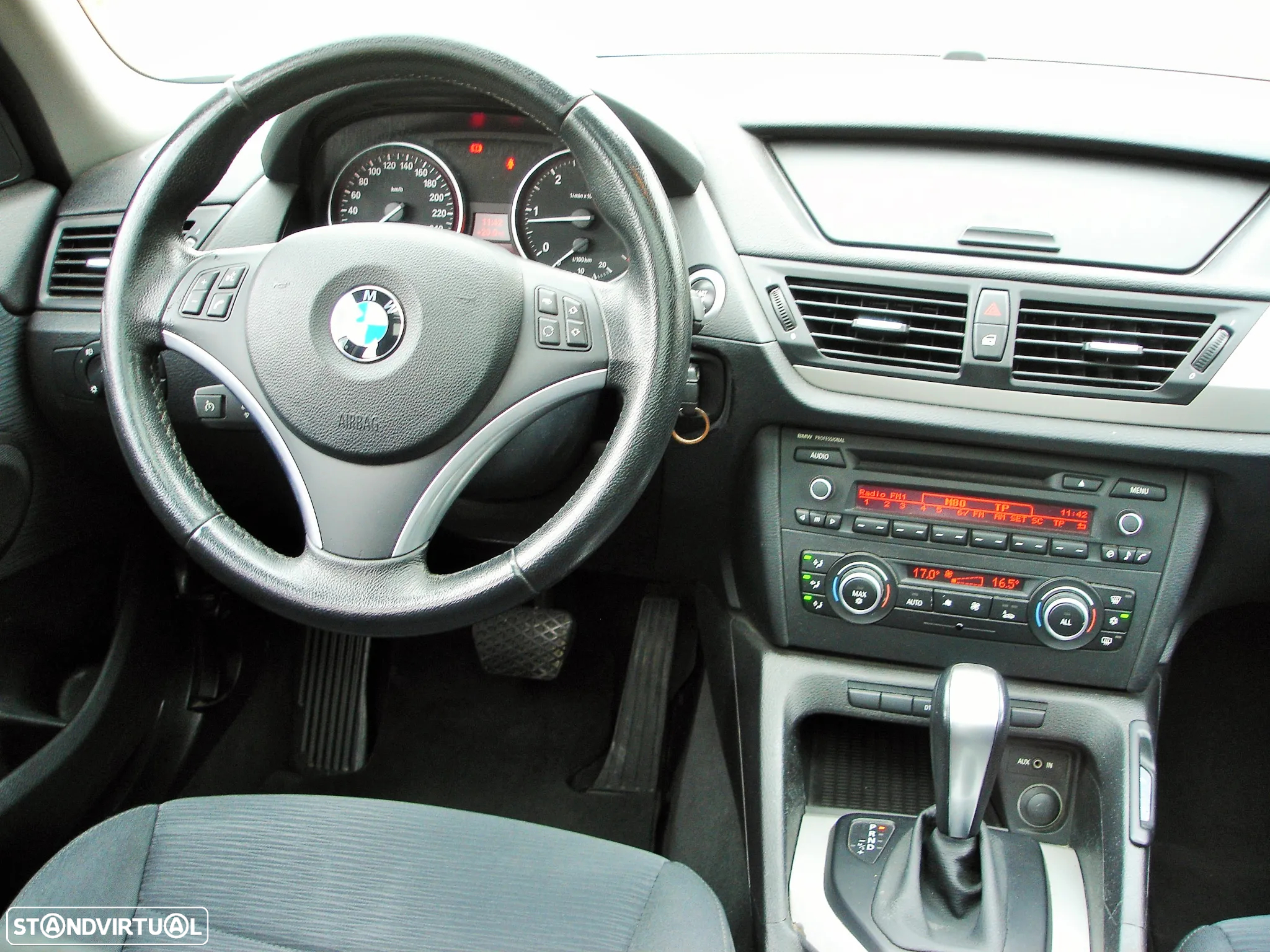 BMW X1 18 d sDrive Auto - 8
