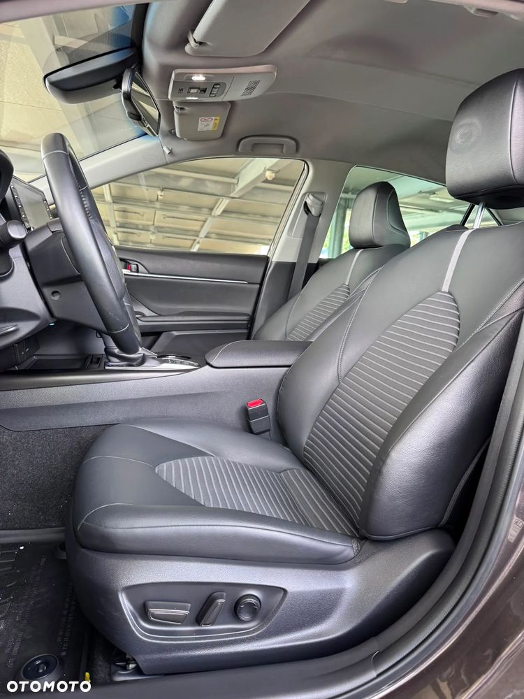 Toyota Camry 2.5 Hybrid Prestige CVT - 28