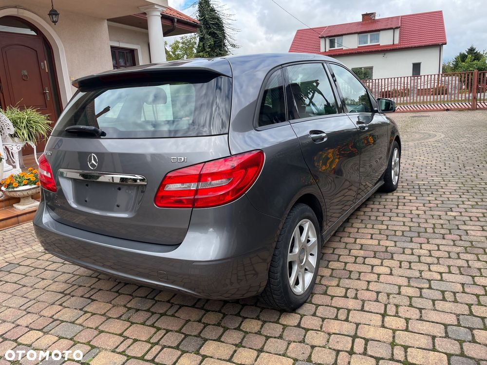 Mercedes-Benz Klasa B 180 d BlueEFFICIENCY Edition - 24