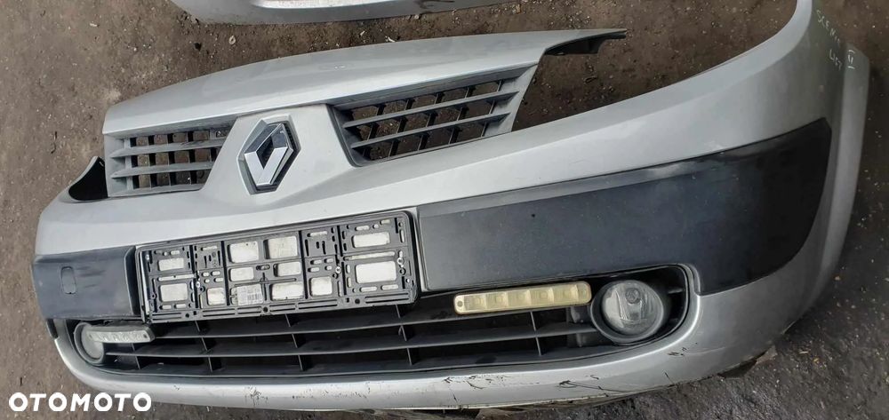 Renault Scenic II Zderzak przedni - 2
