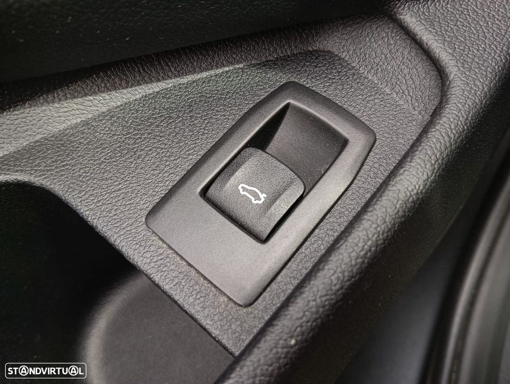 BMW 318 d Touring Auto - 20