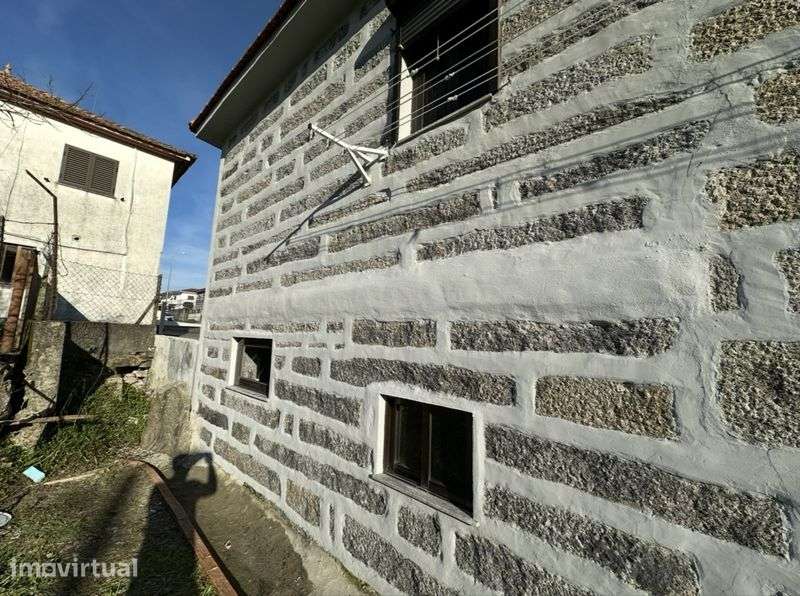Casa com 2 habitacões T3 e T2+1 - Grande imagem: 3/6