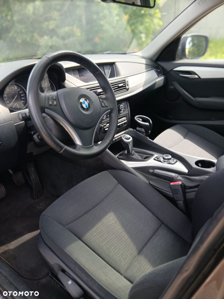 BMW X1 sDrive18d - 11