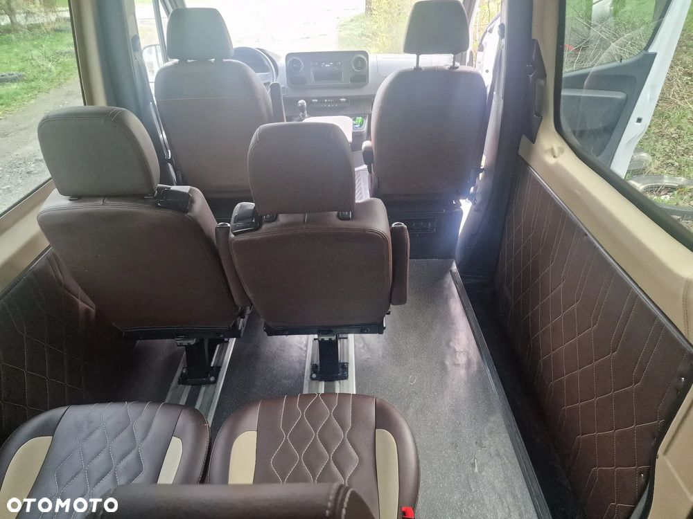 Mercedes-Benz Sprinter - 11