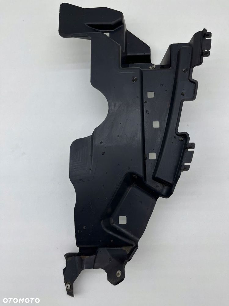 MERCEDES W205 ŚLIZG ZDERZAKA LEWY TYŁ UCHWYT WYDECHU A2058851124 - 3