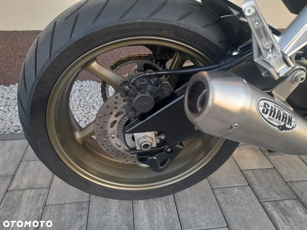 Yamaha FZ - 12