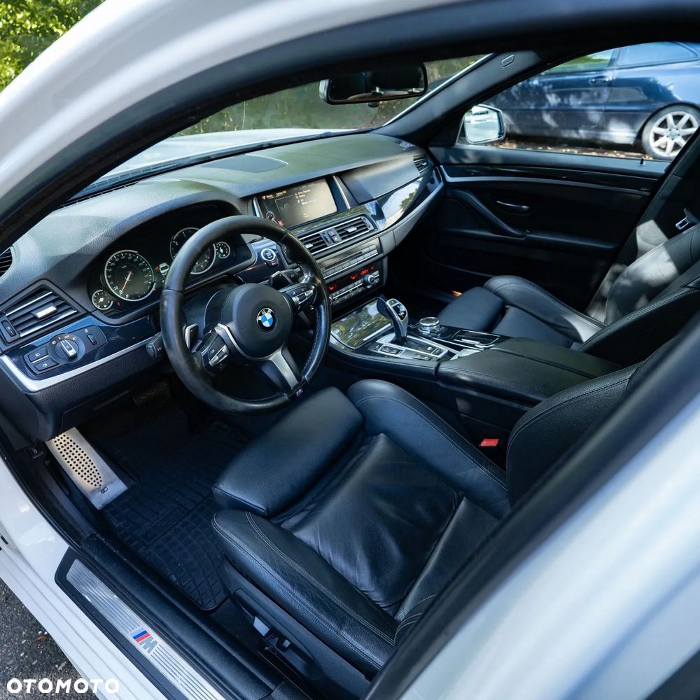 BMW Seria 5 525d xDrive - 4