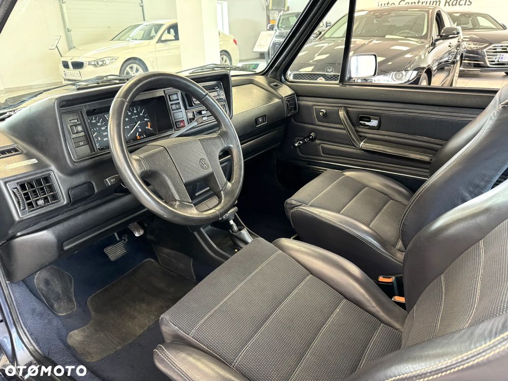 Volkswagen Golf - 6