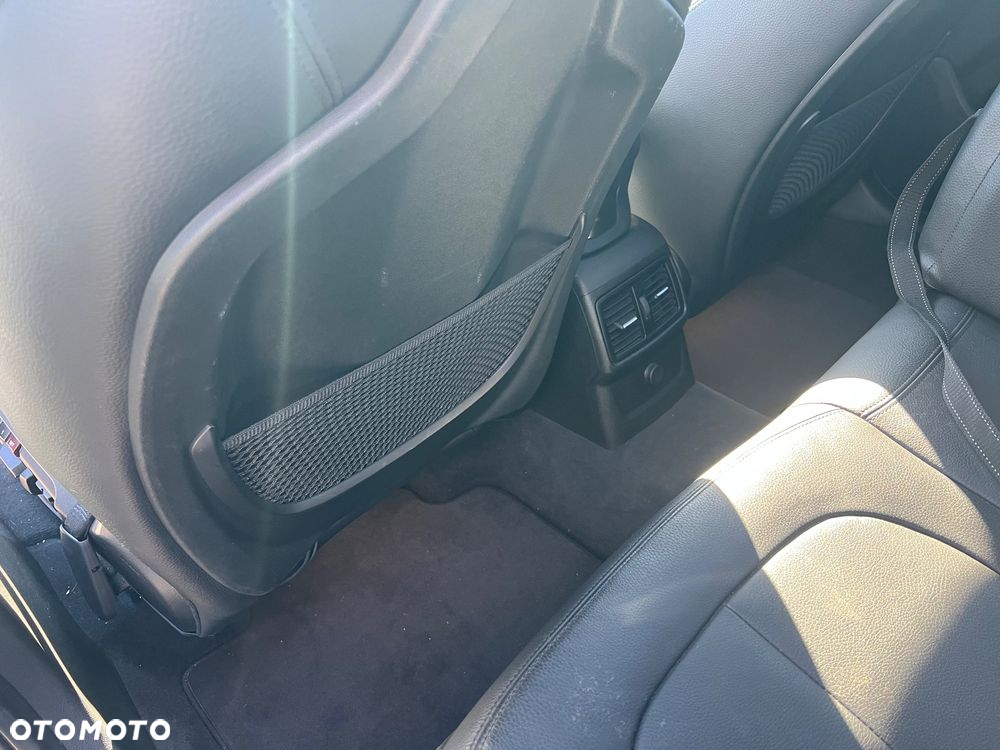 BMW X1 sDrive20d xLine - 9