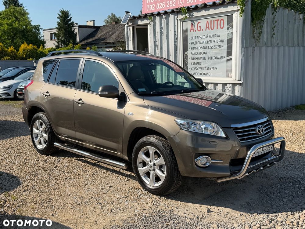 Toyota RAV4 - 11