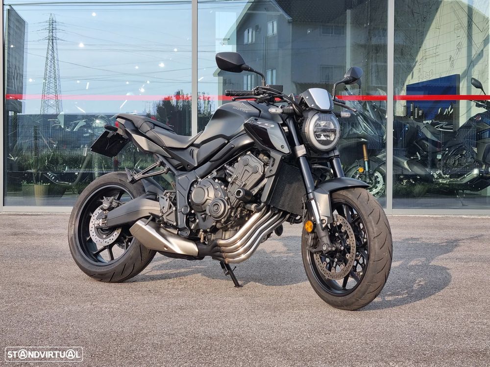 Honda CB 650R Black Edition - 3