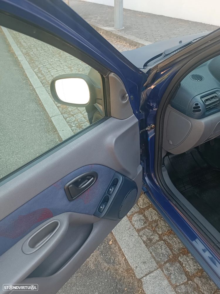 Renault Clio II - 9