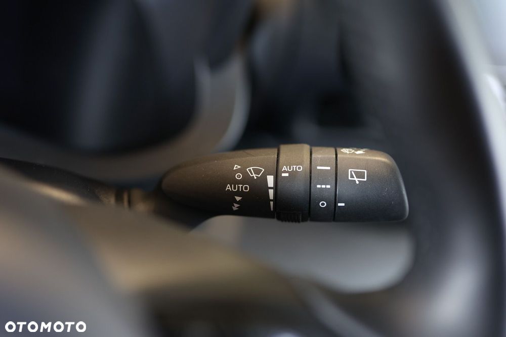 Toyota Yaris Hybrid 1.5 Style - 34