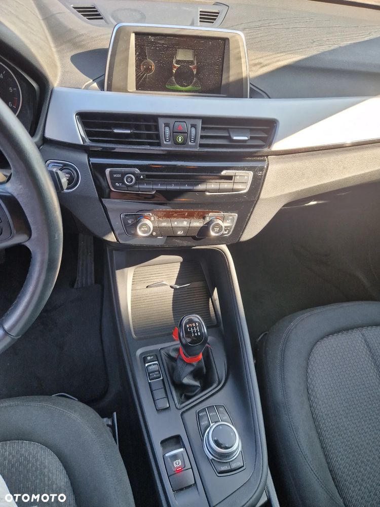 BMW X1 sDrive16d - 33
