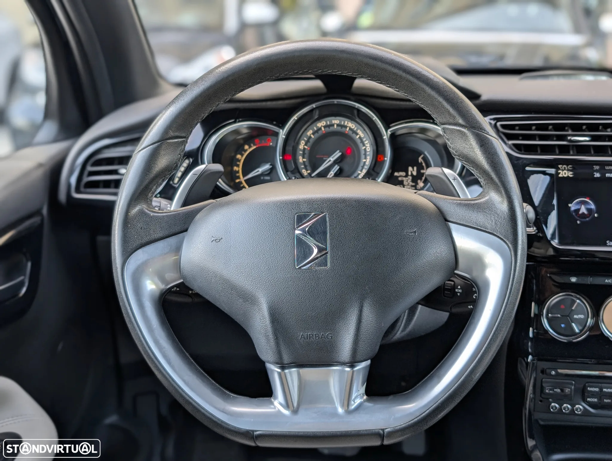 Citroën DS3 1.4 e-HDi Chic CMP - 8