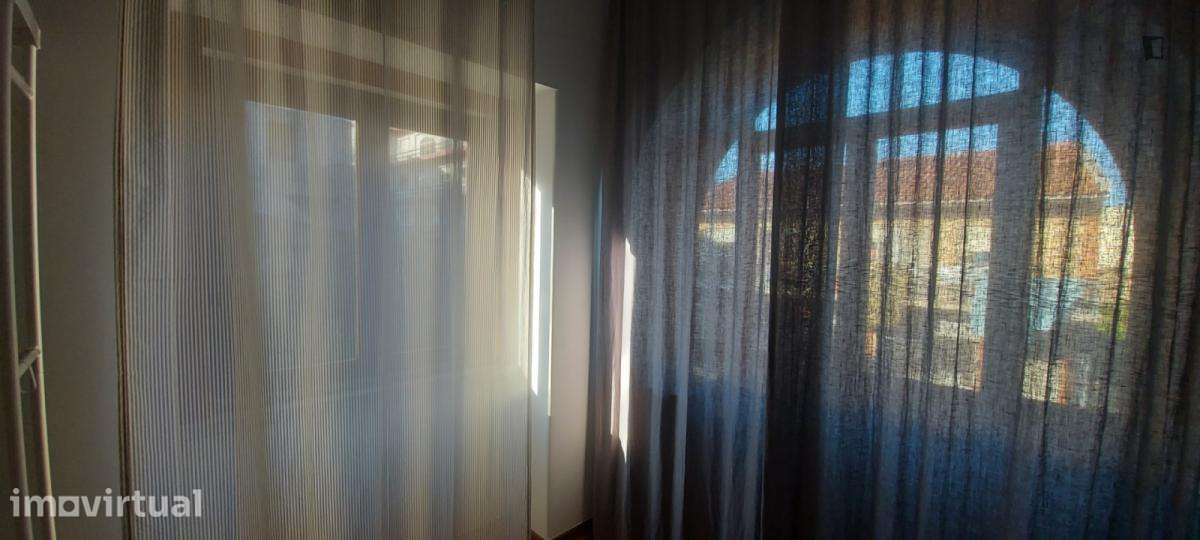 Quarto - localizado em Peniche - Grande imagem: 3/56