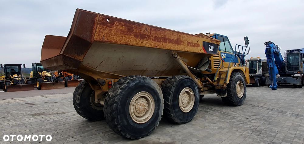 Caterpillar 730 - 4