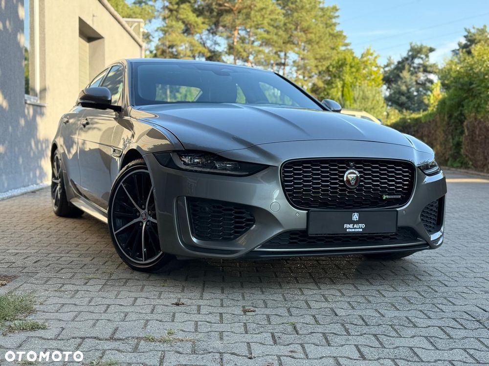 Jaguar XE 2.0 P250 R-Dynamic Black - 10