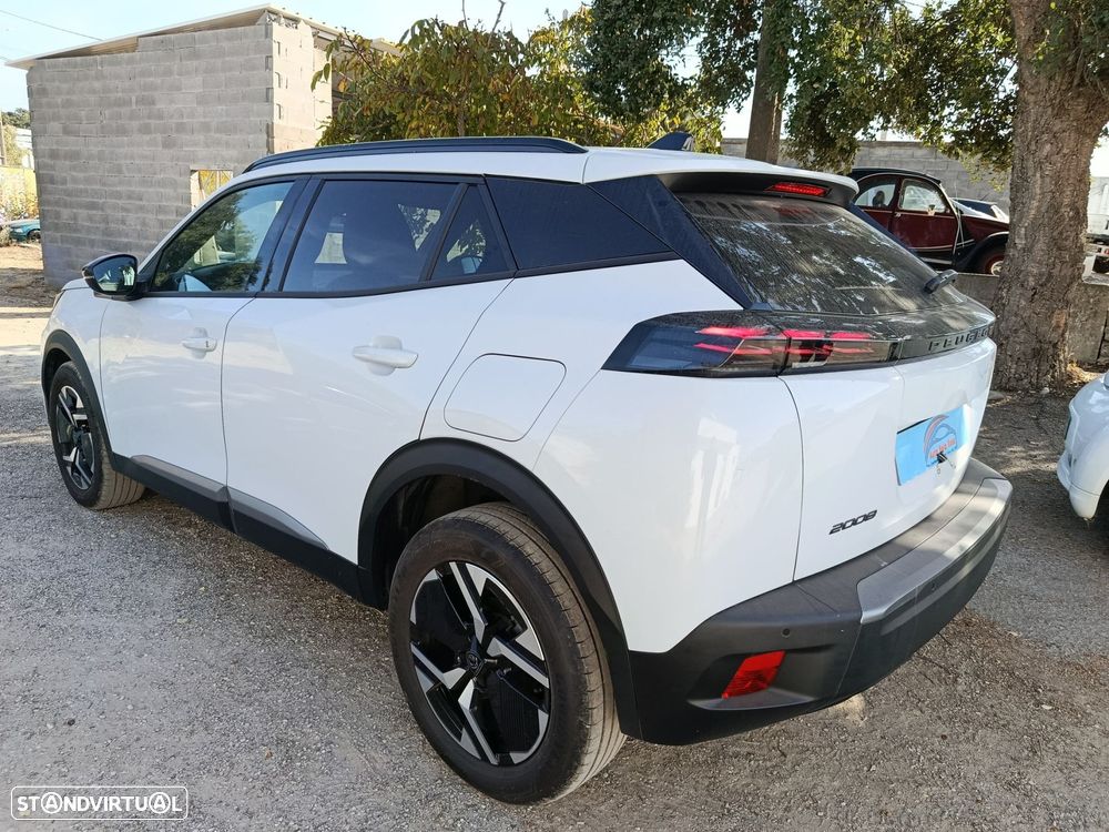 Peugeot 2008 1.2 PureTech Allure - 17