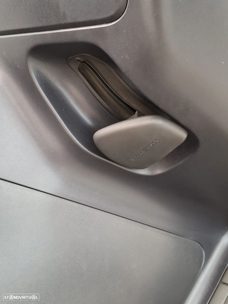 Suzuki Burgman 650 EXECUTIVE - 15