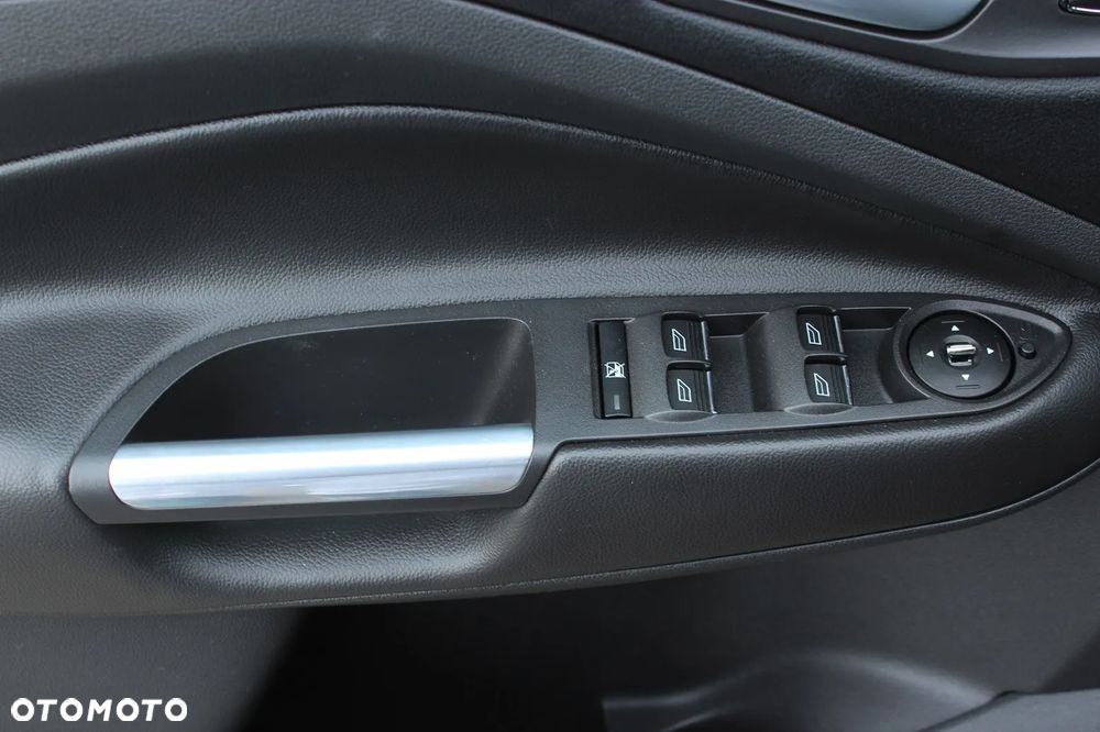 Ford Kuga 2.0 TDCi 2x4 Champions Edition - 33