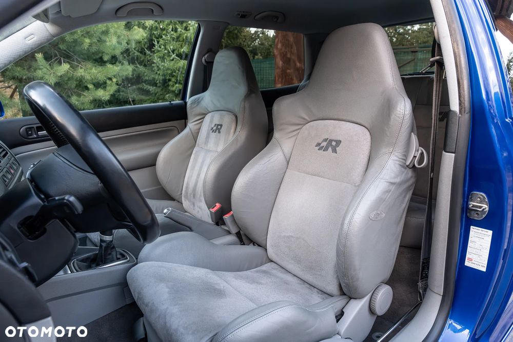 Volkswagen Golf - 28