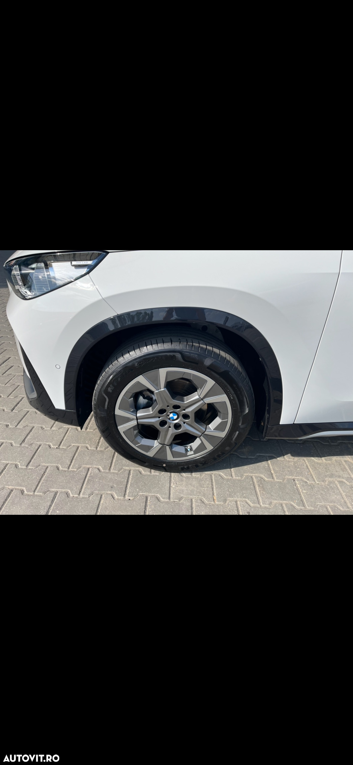 BMW X1 sDrive18i AT - 12